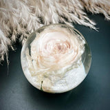 GLASH |Resin Globe containing sentimental flowers 